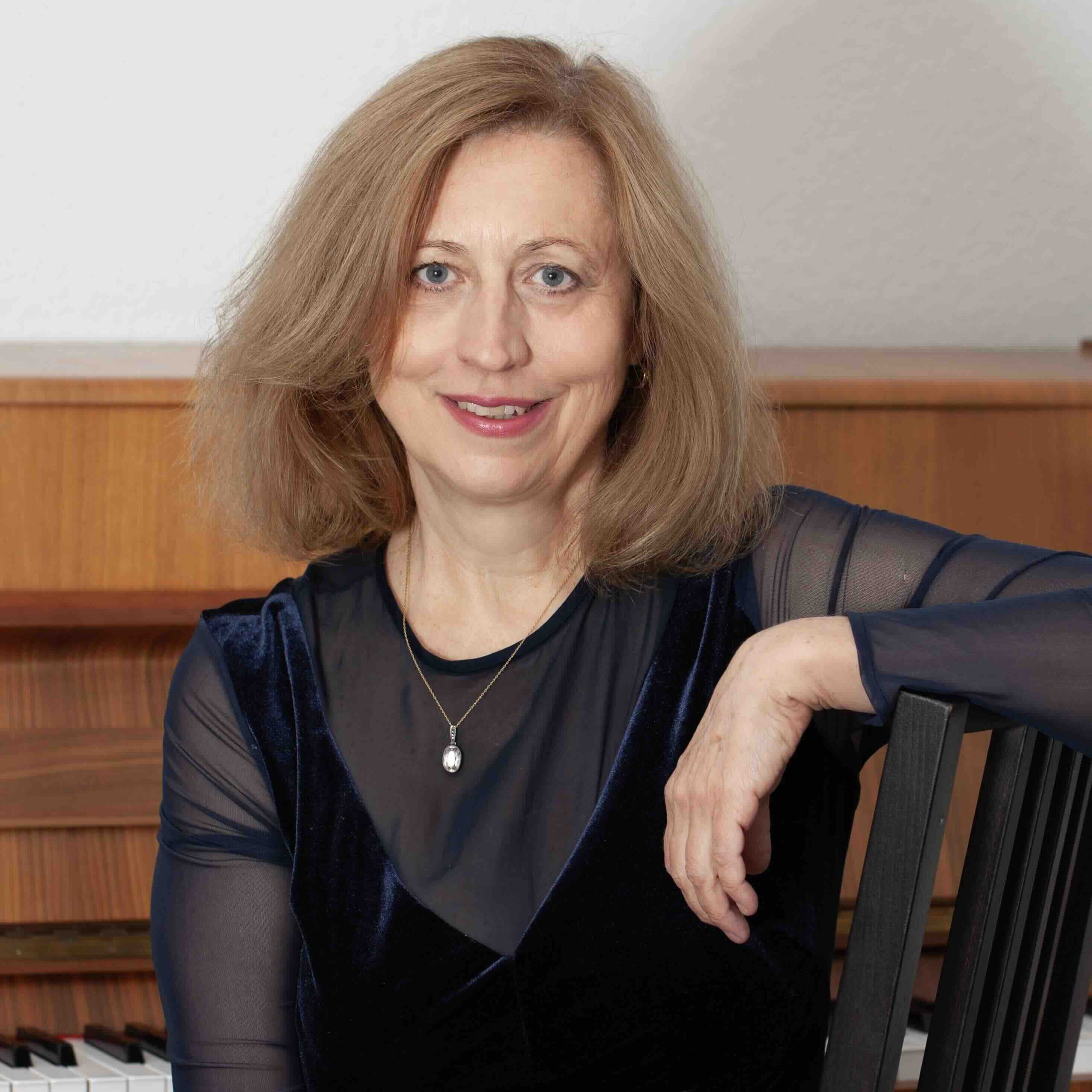Oksana Tarasova – Klavierlehrerin in Frankfurt an der Musikschule Oktave. Individueller Unterricht für alle Altersstufen.